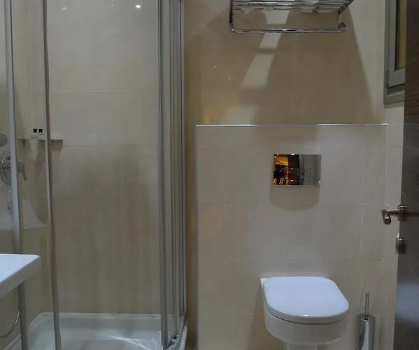 Rastoni - Helvetia Szálloda *